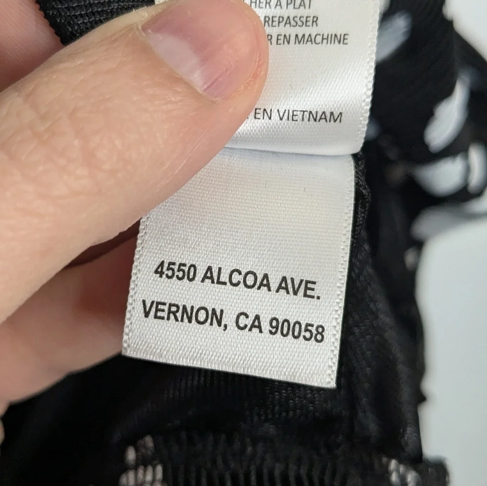 ASTR The Label Pleated Surplice Wrap top long sleeve black white - Size M - Picture 8 of 8